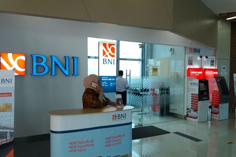 Mengunjungi Cabang BNI Terdekat