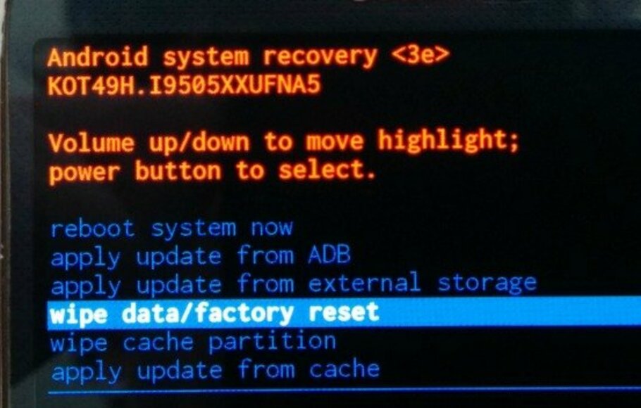 Pilih Wipe Data Factory Reset.