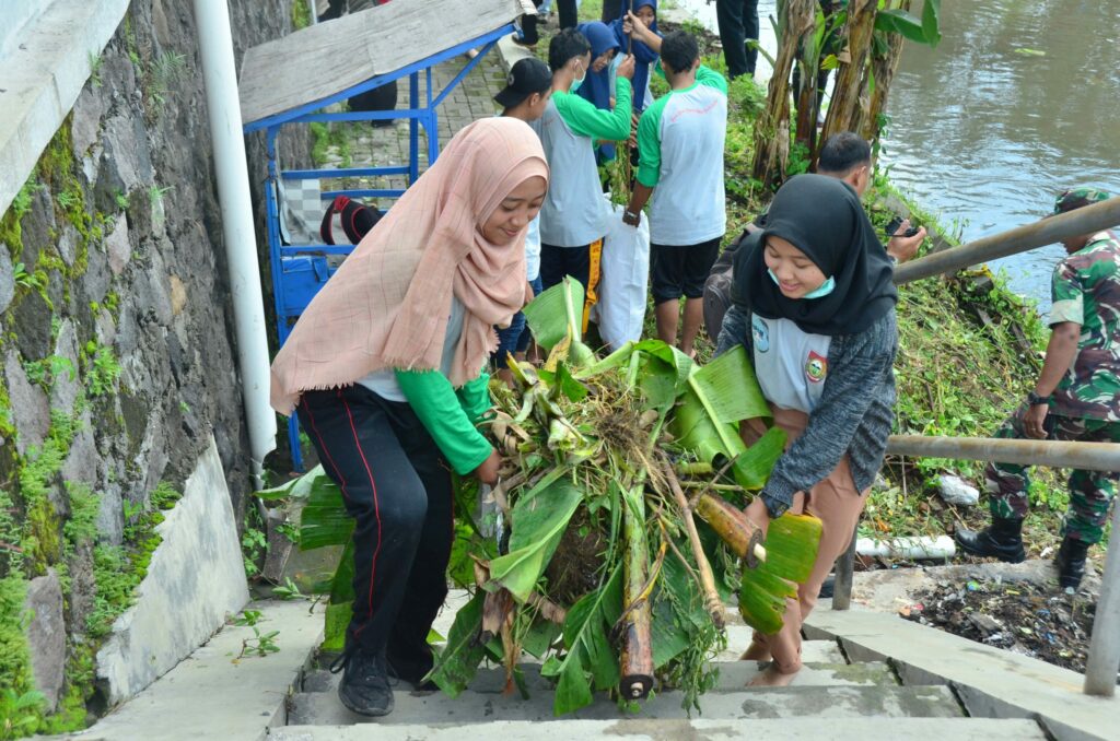 Kegiatan Jumat Bersih