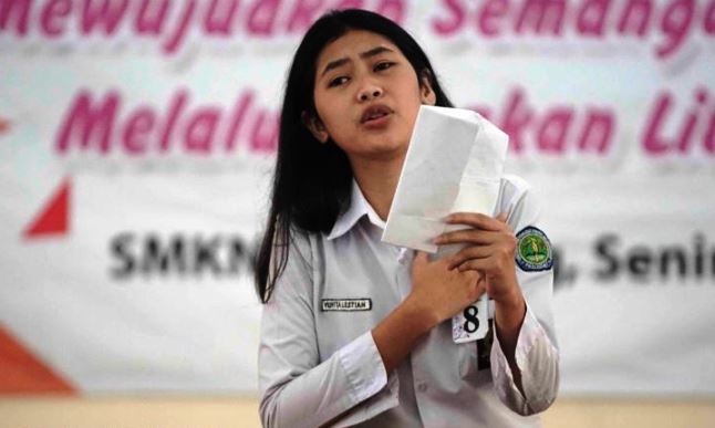 Lomba membaca puisi